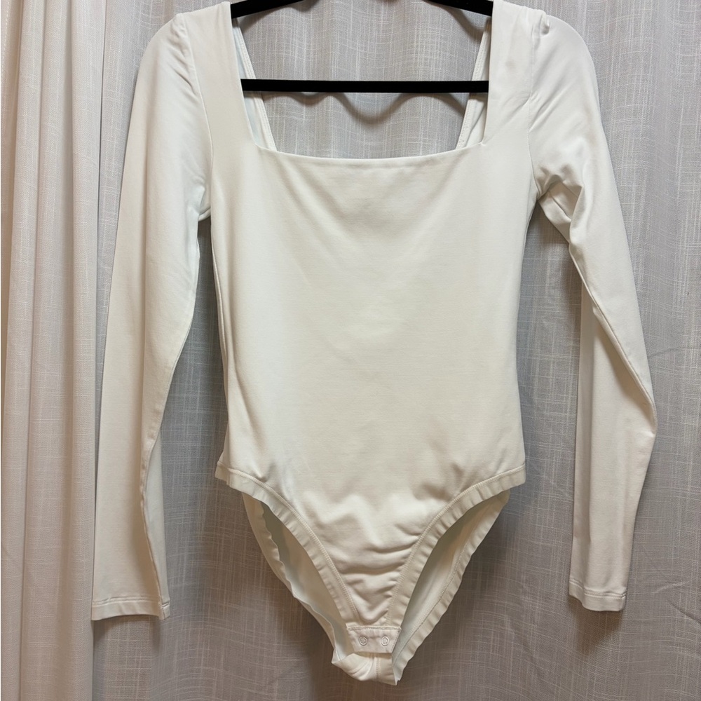 Aritzia Original Contour Headway Bodysuit